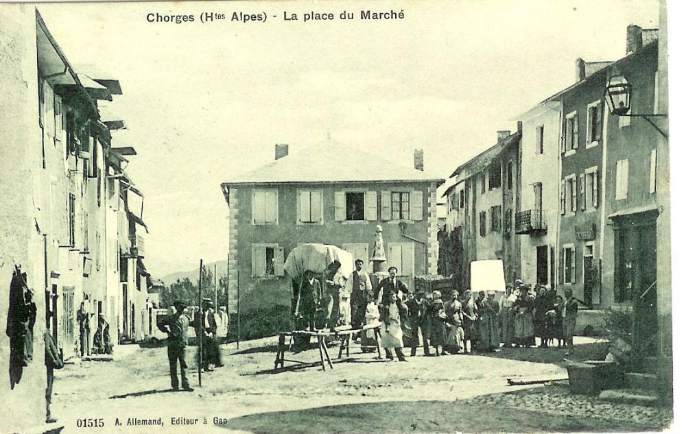 Chorges - La Place du Marché