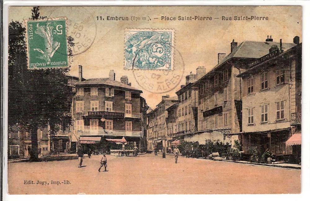 Place Saint Pierre rue Saint Pierre