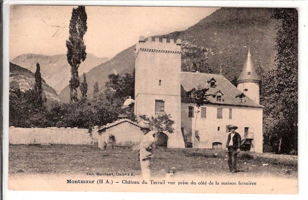 Montmaur - Chateau du Terrail vue prise du côté de la maison Fermière