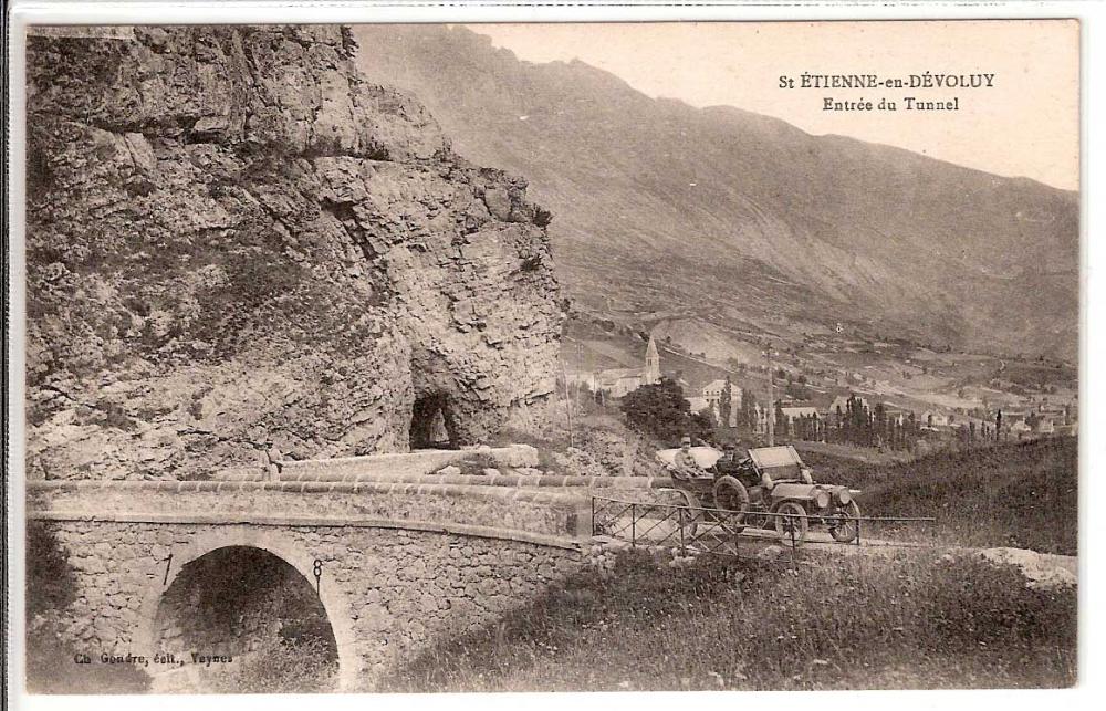 Saint Etienne en Dévoluy entrée du Tunnel