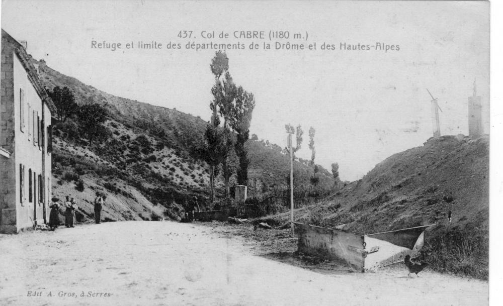 Col de Cabre (1180m) -Refuge et Limite des Départements de la Drome et des Hautes Alpes