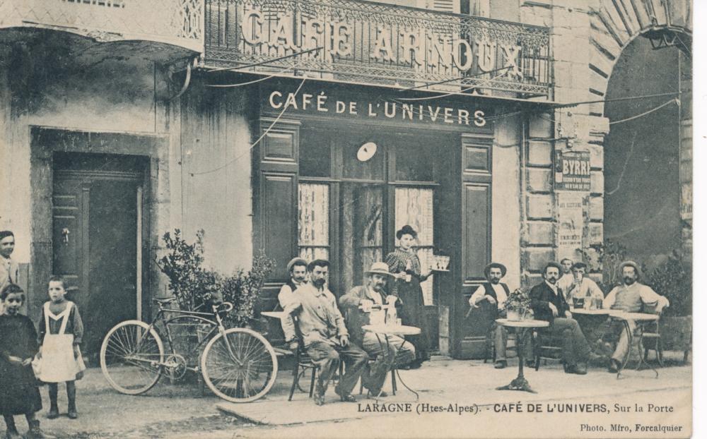 LARAGNE CAFE DE L'UNIVERS sur la porte