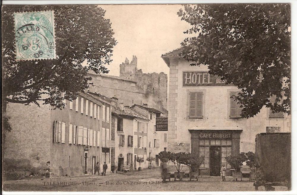 Tallard - Rue du Château et Château