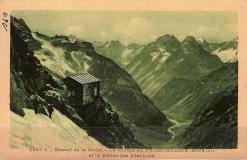 Massif de la Meije - Le Refuege du Promontoir (3092m) et la Vallée des Etançons