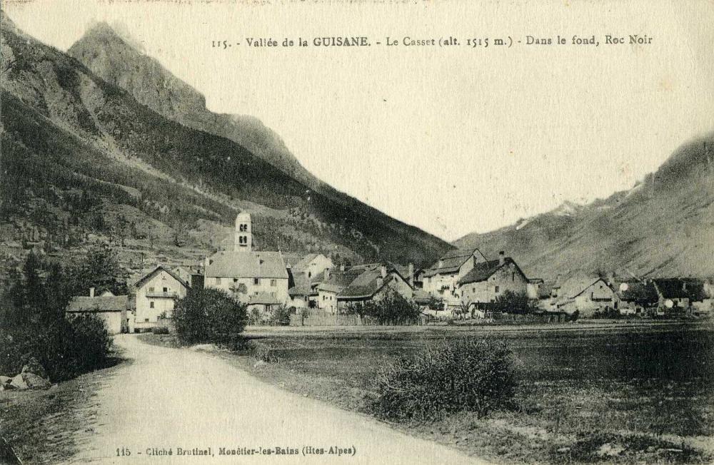 Vallée de la Guisane - Le Casset ( alt 1515m) dans le fond Roc Noir