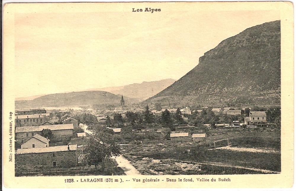 Laragne (571m) - Vue Générale -Dans le fond, Vallée du Buëch