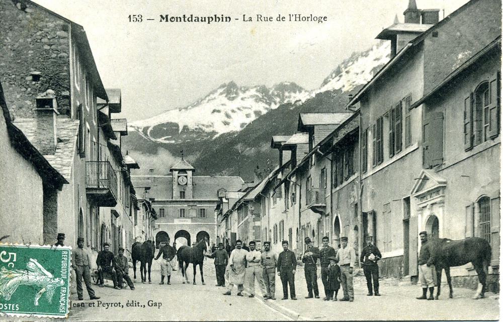 Montdauphin La Rue de l'Horloge