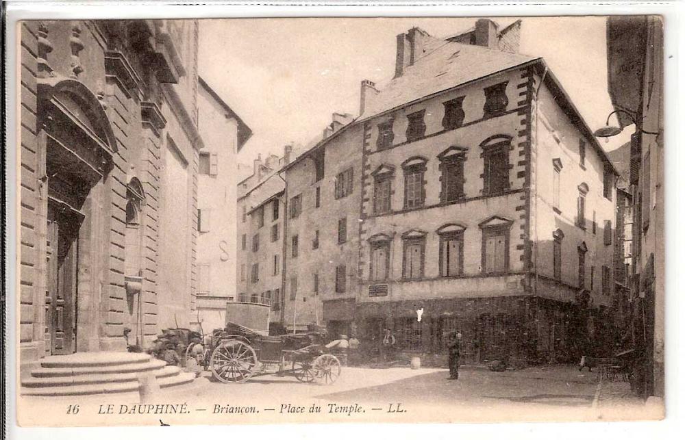 Briançon - PLace du Temple