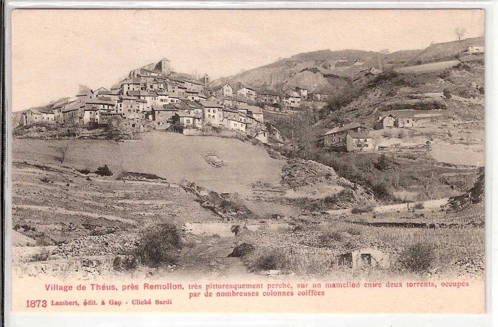 Village de Théus, près Remollon
