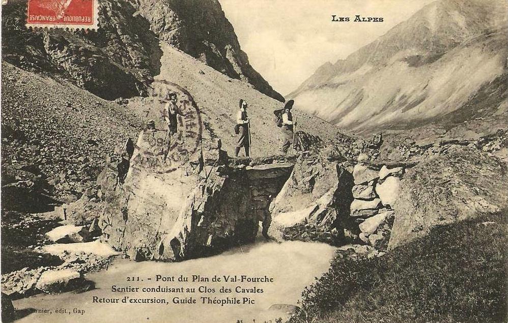Pont du Plan de Val-Fourche sentier conduisant au Clos des cavales, retour d'excursion, Guide Théophile Pic