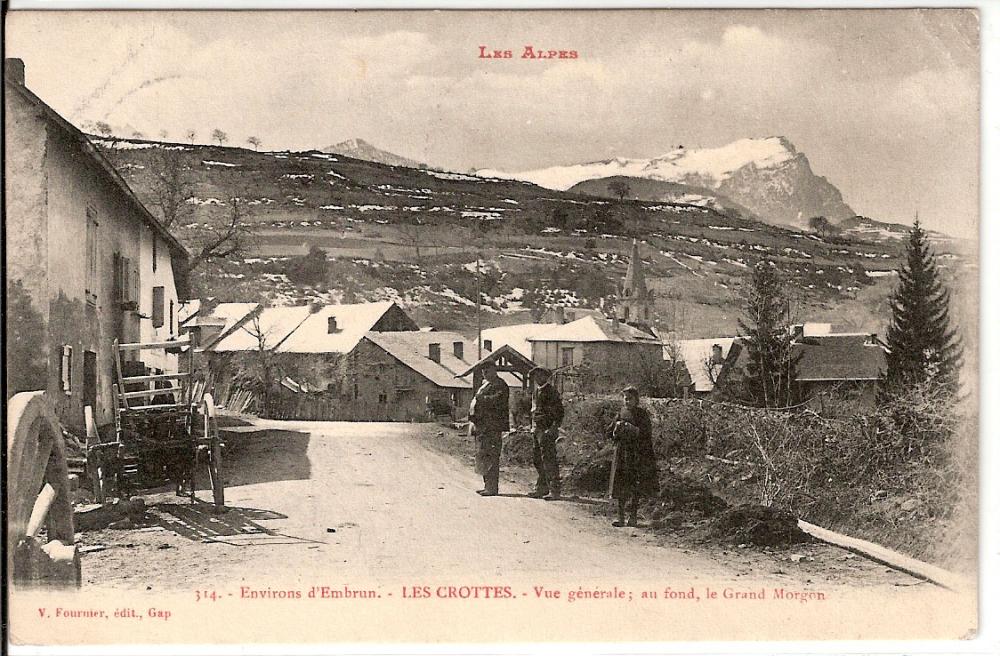 Environs d'Embrun -Les Crottes- Vue générale , au fond le Grand Morgon