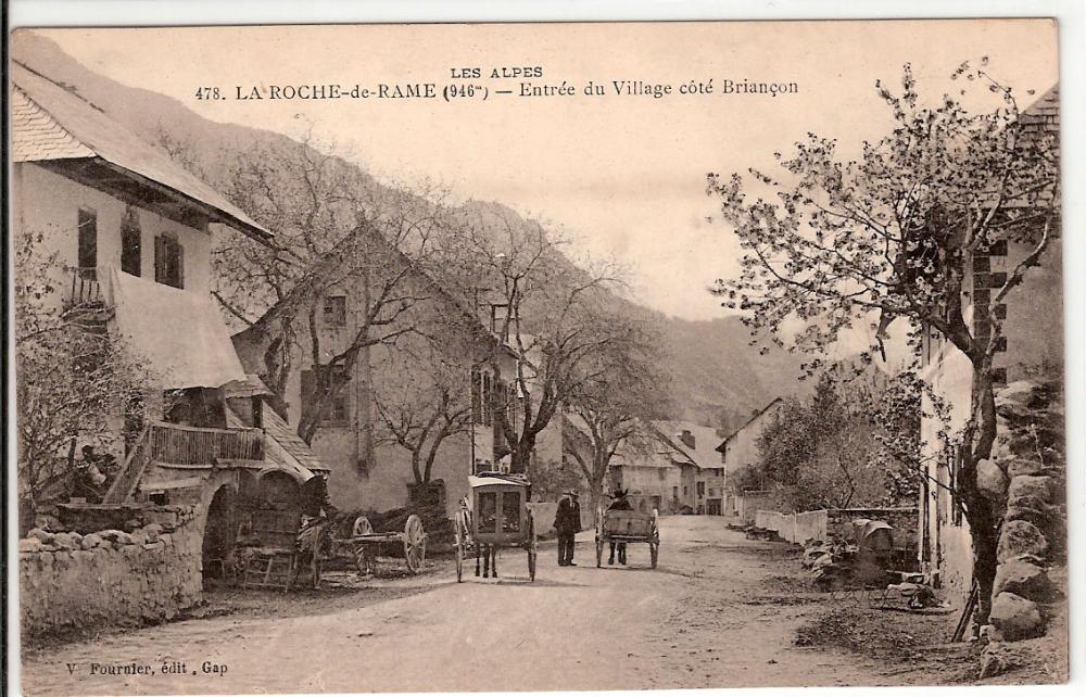 La Roche de Rame - Entrée du Village côté Briançon