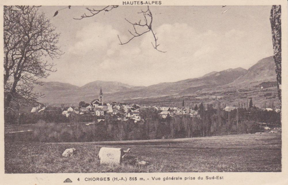 Chorges (865m) - Vue Générale prise du Sud-Est 