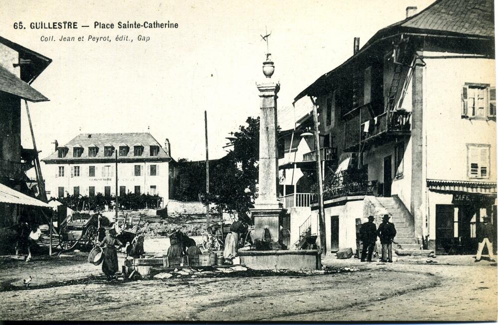 Guillestre Place Sainte Catherine