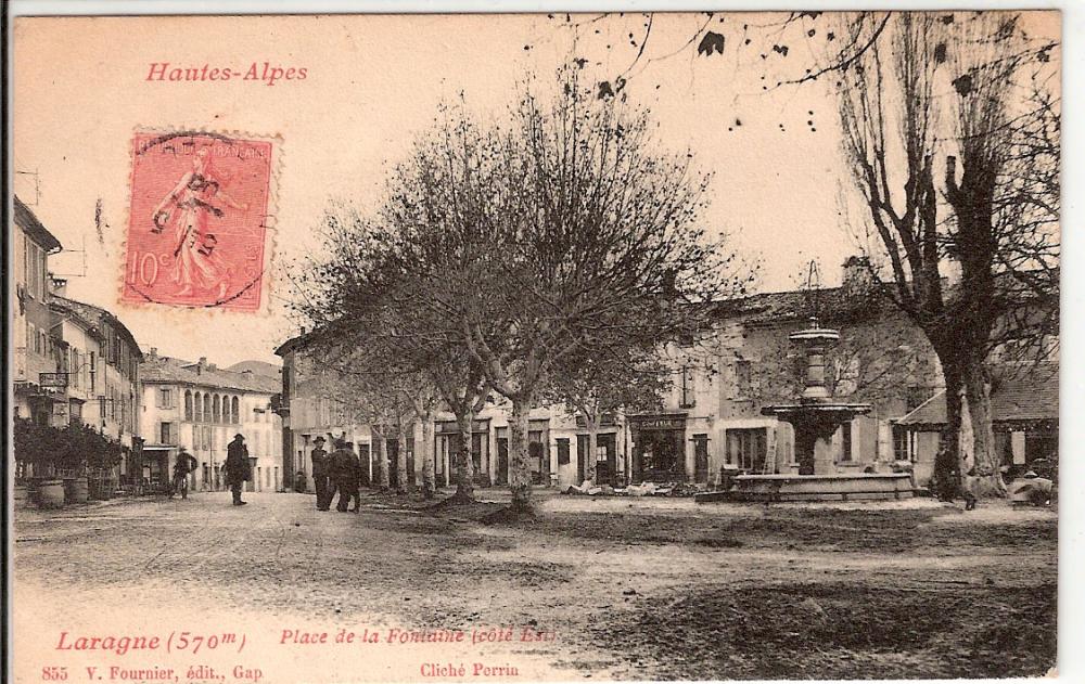 Laragne Place de la Fontaine