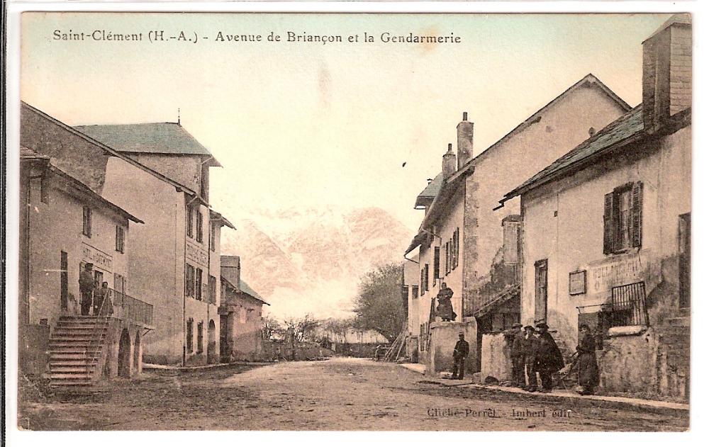 Saint Clément - Avenue de Briançon et la Gendarmerie