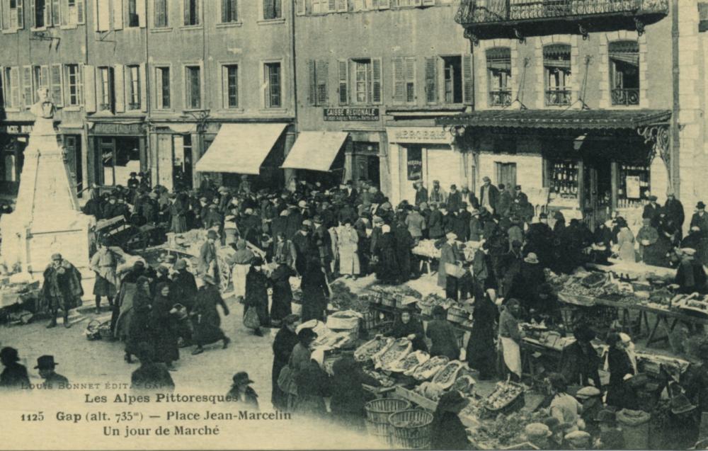 Place Jean Marcellin un jour de marché