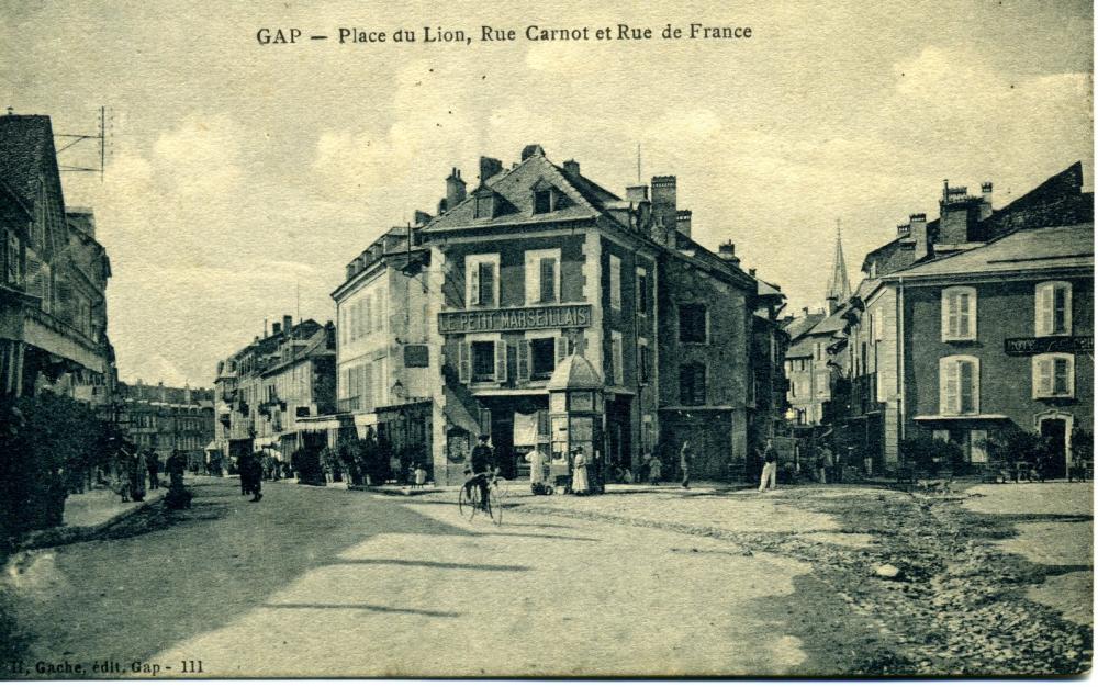 Place du Lion, Rue Carnot, Rue de France