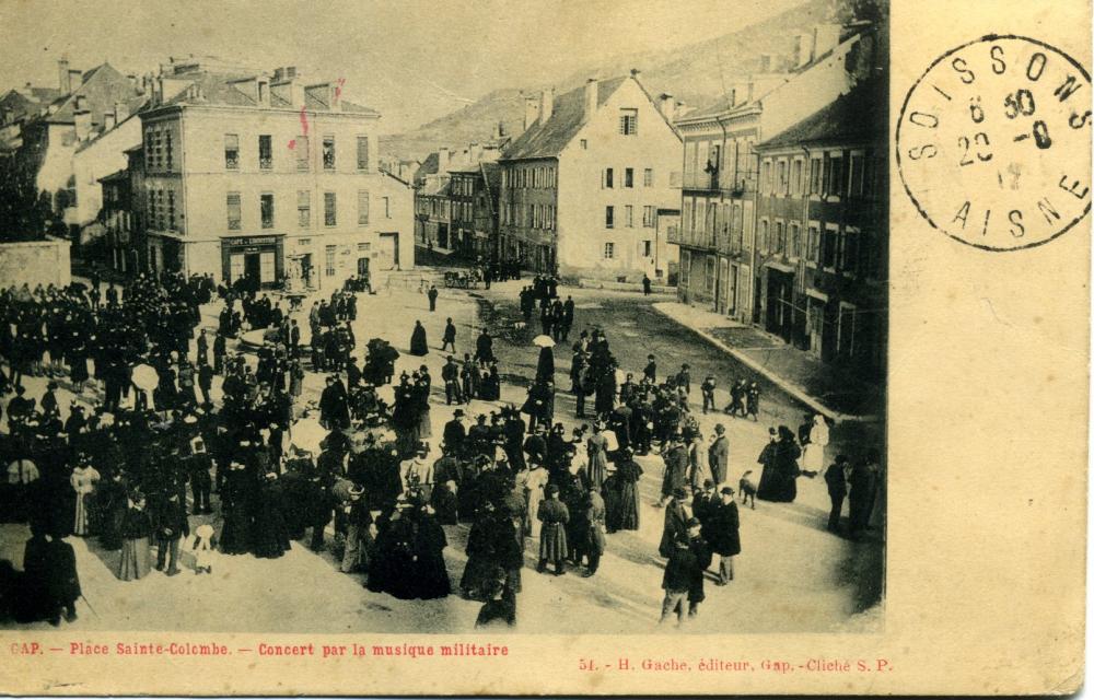 Place Sainte Colombe - Concert par la Musique Militaire