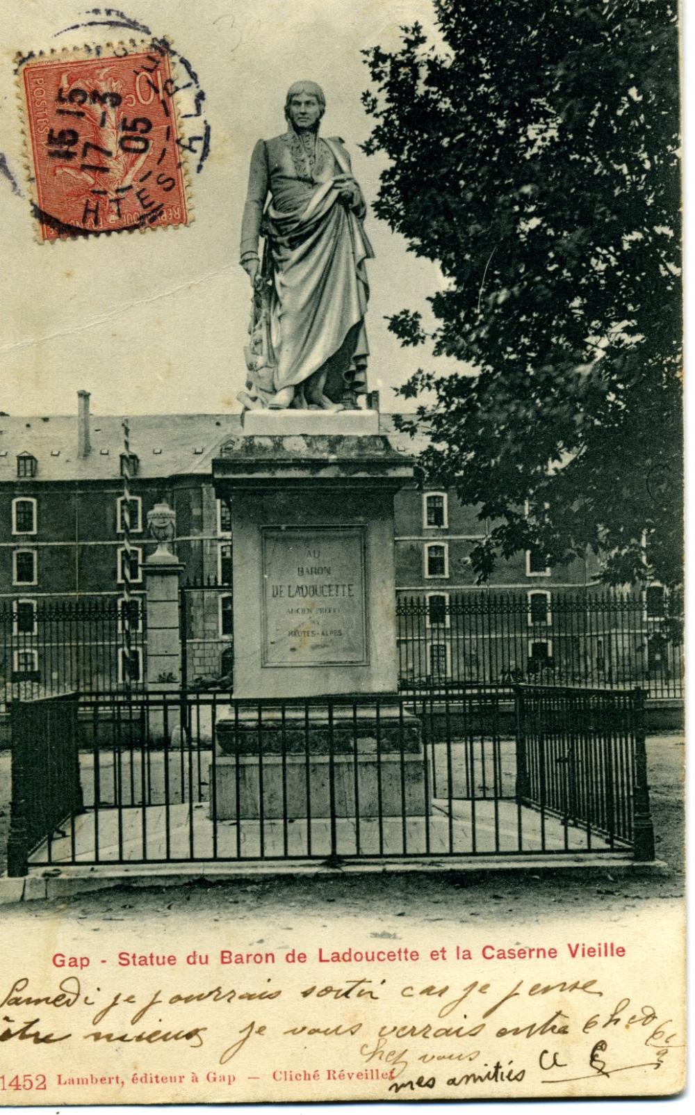 Gap - Statue du Baron de Ladoucette et la caserne Vieille