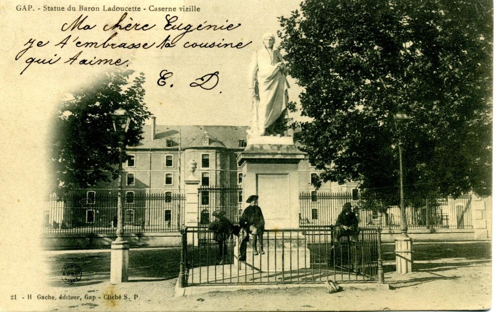 Gap - Statue du Baron Ladoucette - Caserne Vieille