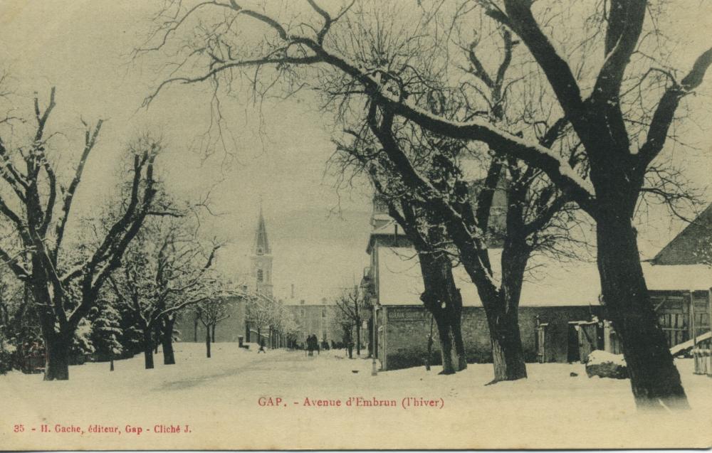 Avenue d'Embrun ( l'hiver)