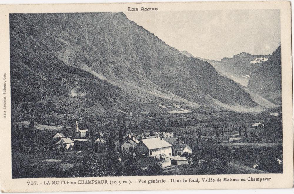 La Motte en Champsaur (1092m) - Vue générale - dans le fond, valleé de Molines en Champsaur