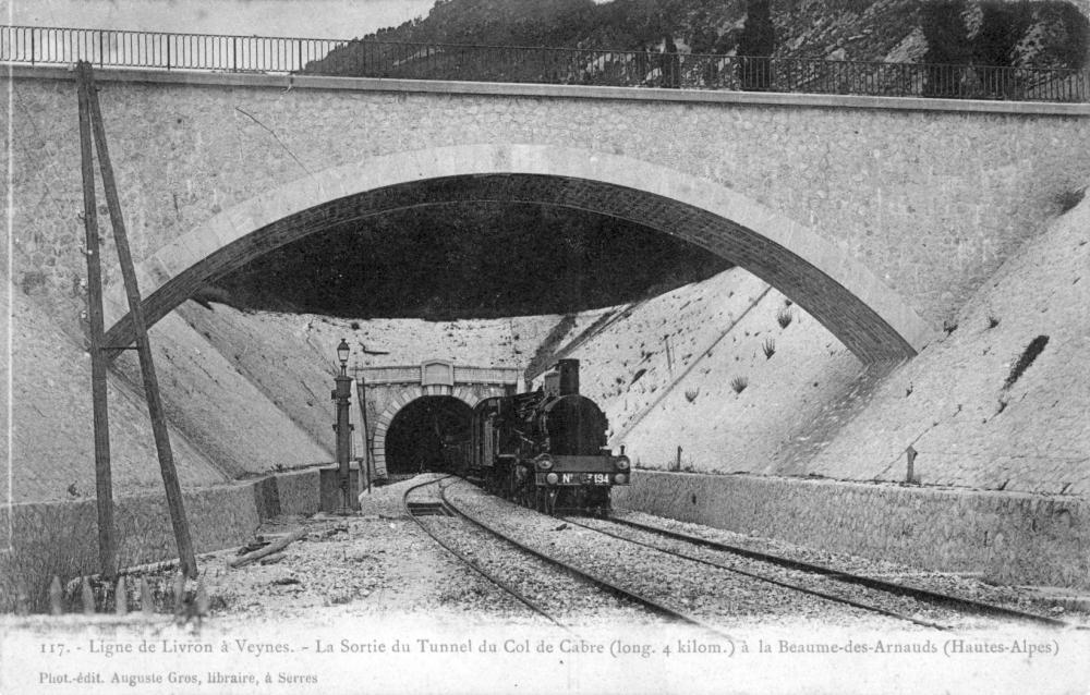 Ligne de Livron à Veynes- La sortie du tunnel du Col de Cabre ( long 4 kilom) à La Beaume des Arnauds