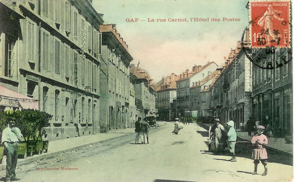 Gap - La Rue Carnot, L'Hôtel des Postes