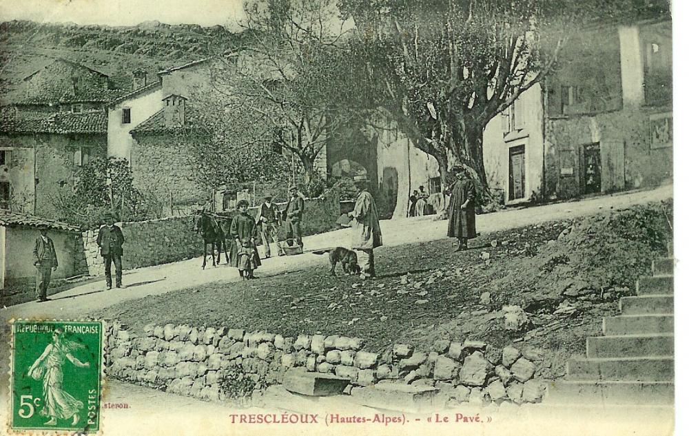 Trescleoux Le Pavé