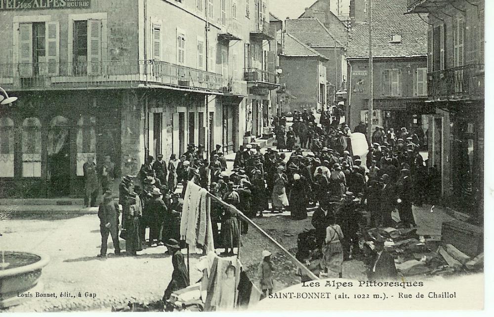 Saint Bonnet ( alt 1022m) Rue de Chaillol