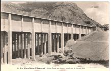 Le Monetier Allemont le Pont canal en ciment armé sur le Grand Béal