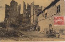 Château de Tallard en ruine- Date du XIIIe siècle , incendié en Septembre 1692 par les soldats du Duc de Savoie