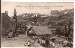 Saint Etienne en Devoluy - Vue Générale, au fond à droite, le Pic de Bure