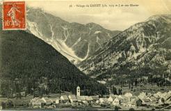 Village du Casset ( alt 1515m) et son Glacier