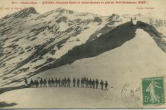 Chasseurs Alpins en reconnaissance au pied du Petit Rochebrune