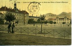 Lycée de Garçons, au fond Salle des Fêtes et Caisse d'Epargne
